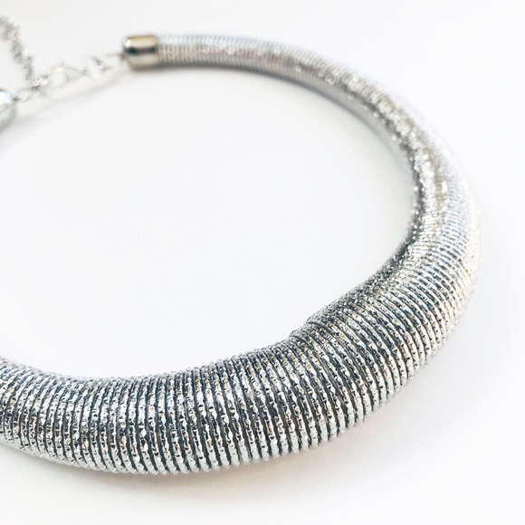 Trendy silver choker necklace - Picture 3 of 8
